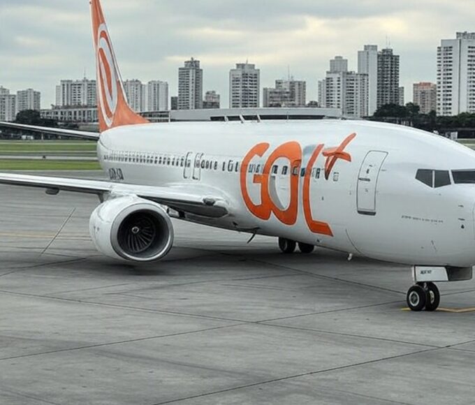 Avião da Gol no Aeroporto de Congonhas em São Paulo, representando a companhia aérea fundada por Constantino Junior.