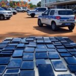 Viaturas policiais na Rodoviária do Plano Piloto com celulares furtados durante Carnaval no DF.