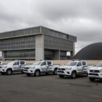 Edifício da CLDF em Brasília com viaturas da Polícia Civil, representando apoio previdenciário e alertas de déficit fiscal no DF.