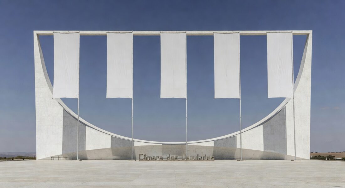 Fachada da CLDF em Brasília com símbolos de críticas ao combate à violência contra a mulher.