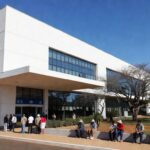 Hospital público em Brasília representando fila de colonoscopias na rede pública do DF.