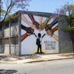 Escola em Sobradinho com símbolo de união contra bullying e cyberbullying, capacitação pela SSP-DF.