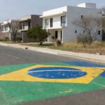1 de 1 condominio-multa-moradores-que-pintaram-rua-pra-copa - Foto: Material cedido ao Metrópoles