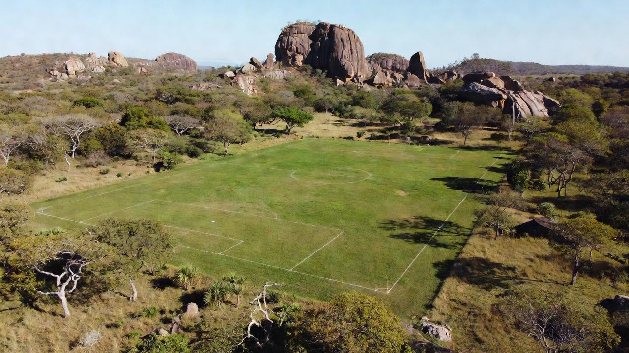 Campo de futebol em monumento natural de Sobradinho, Distrito Federal