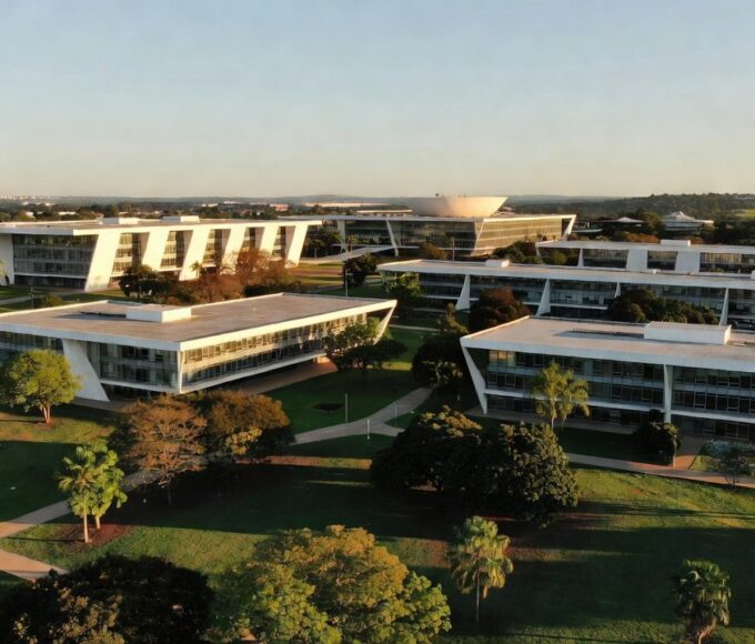 Campus universitário da UnDF em Brasília com ambiente acadêmico para inscrições de vagas remanescentes