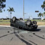 Land Rover capotada no Balão do Torto em Brasília após acidente