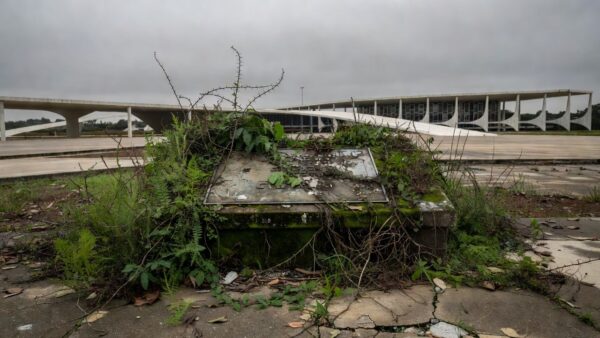 Abandono do patrimônio arquitetônico modernista de Brasília