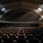 Fachada da Câmara Legislativa do DF em Brasília, simbolizando homenagem sem recursos para educadores físicos