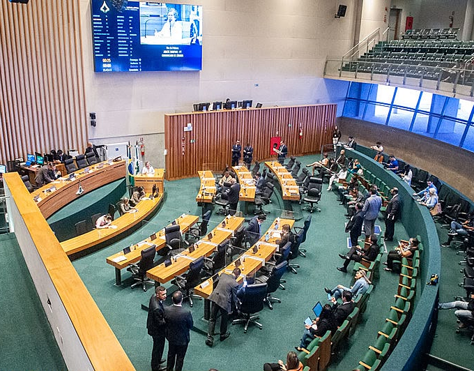 Deputados distritais reunidos no plenário da Câmara Legislativa. Foto: Agência CLDF