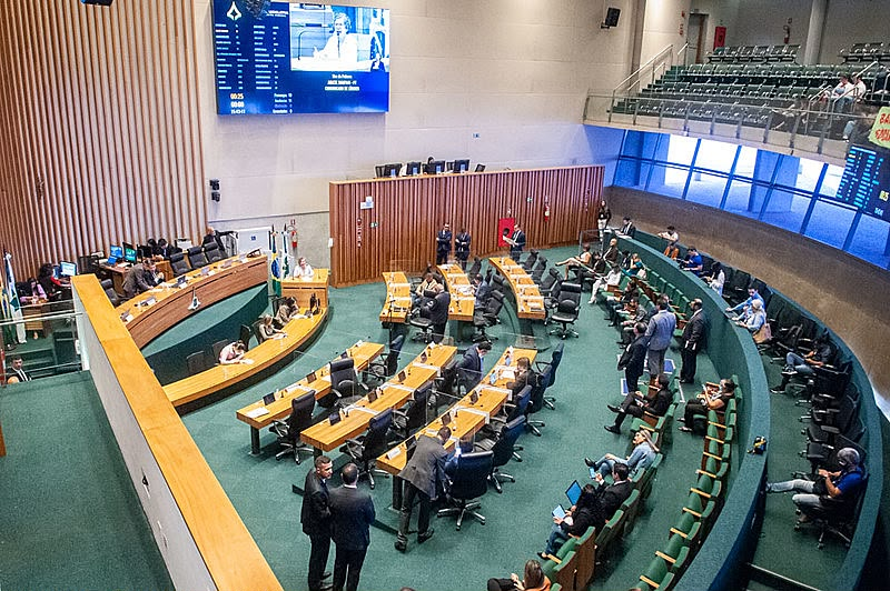 Deputados distritais reunidos no plenário da Câmara Legislativa. Foto: Agência CLDF